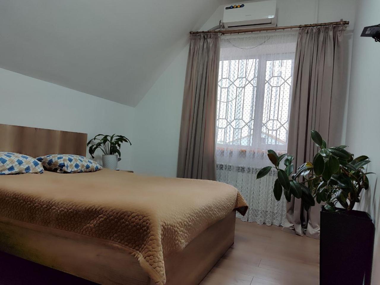 Amanat Guest House Bishkek Bagian luar foto