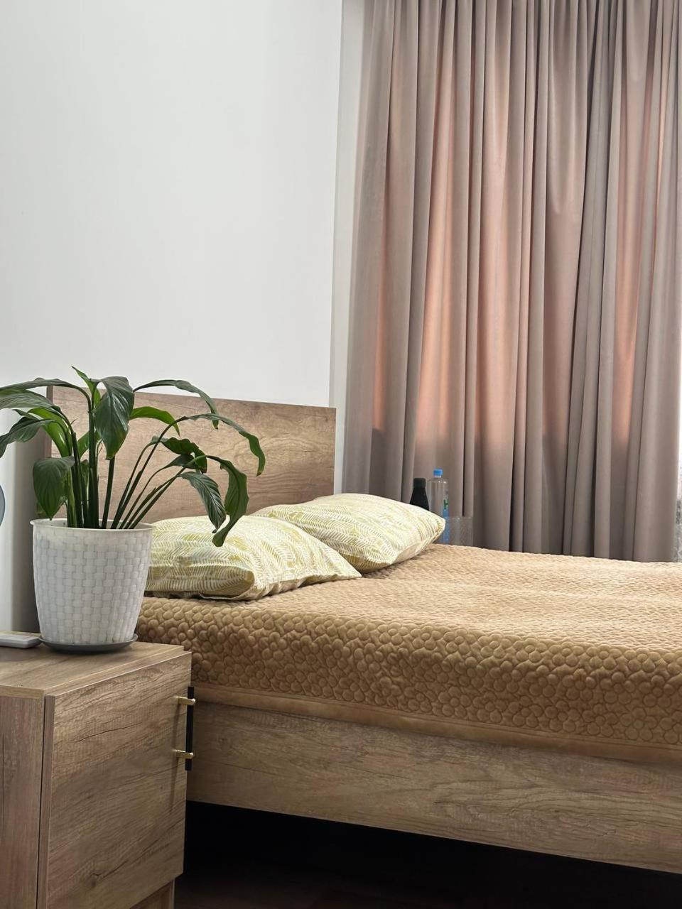 Amanat Guest House Bishkek Bagian luar foto