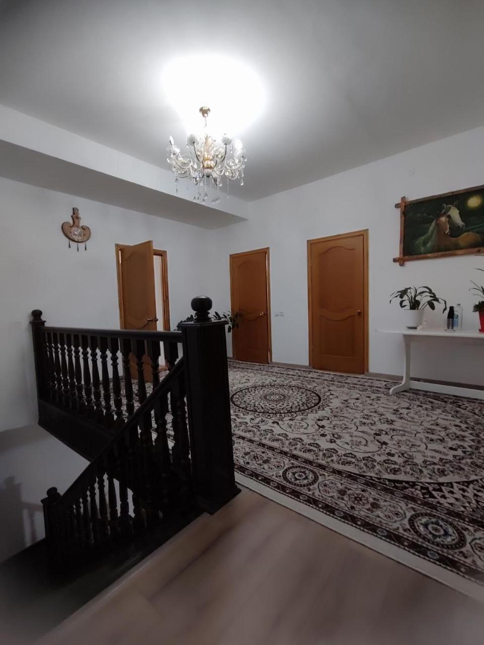 Amanat Guest House Bishkek Bagian luar foto