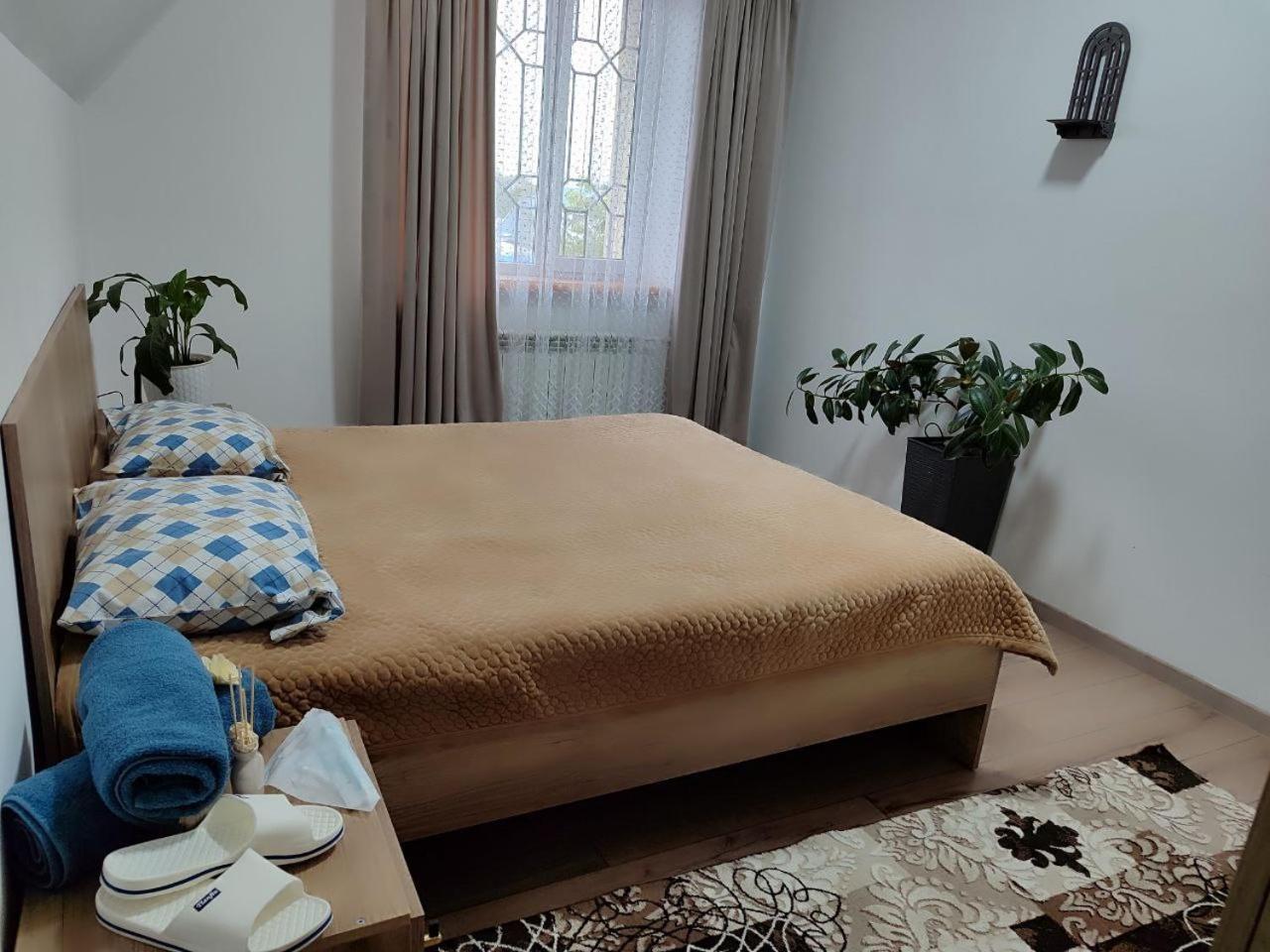 Amanat Guest House Bishkek Bagian luar foto