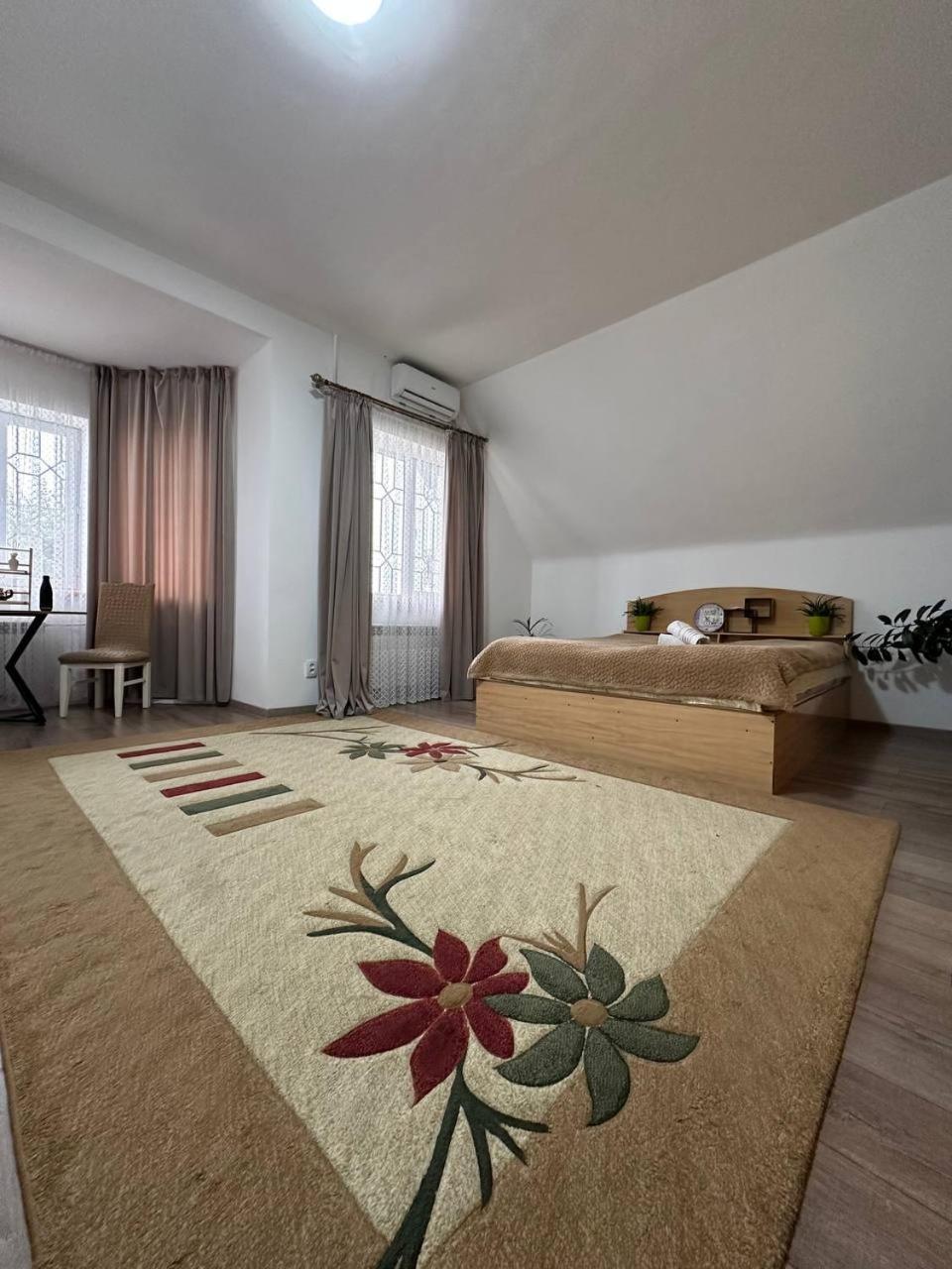 Amanat Guest House Bishkek Bagian luar foto