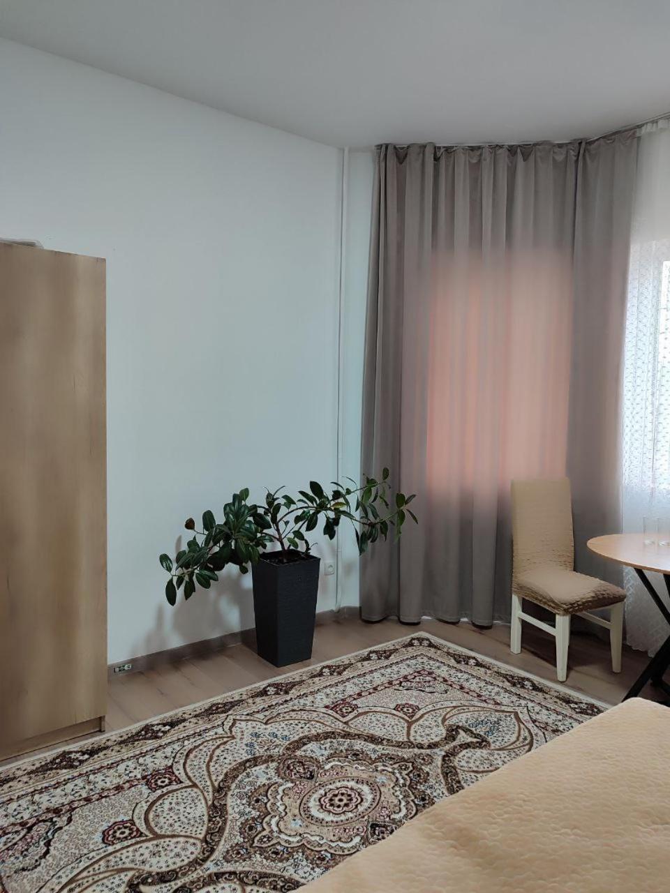 Amanat Guest House Bishkek Bagian luar foto