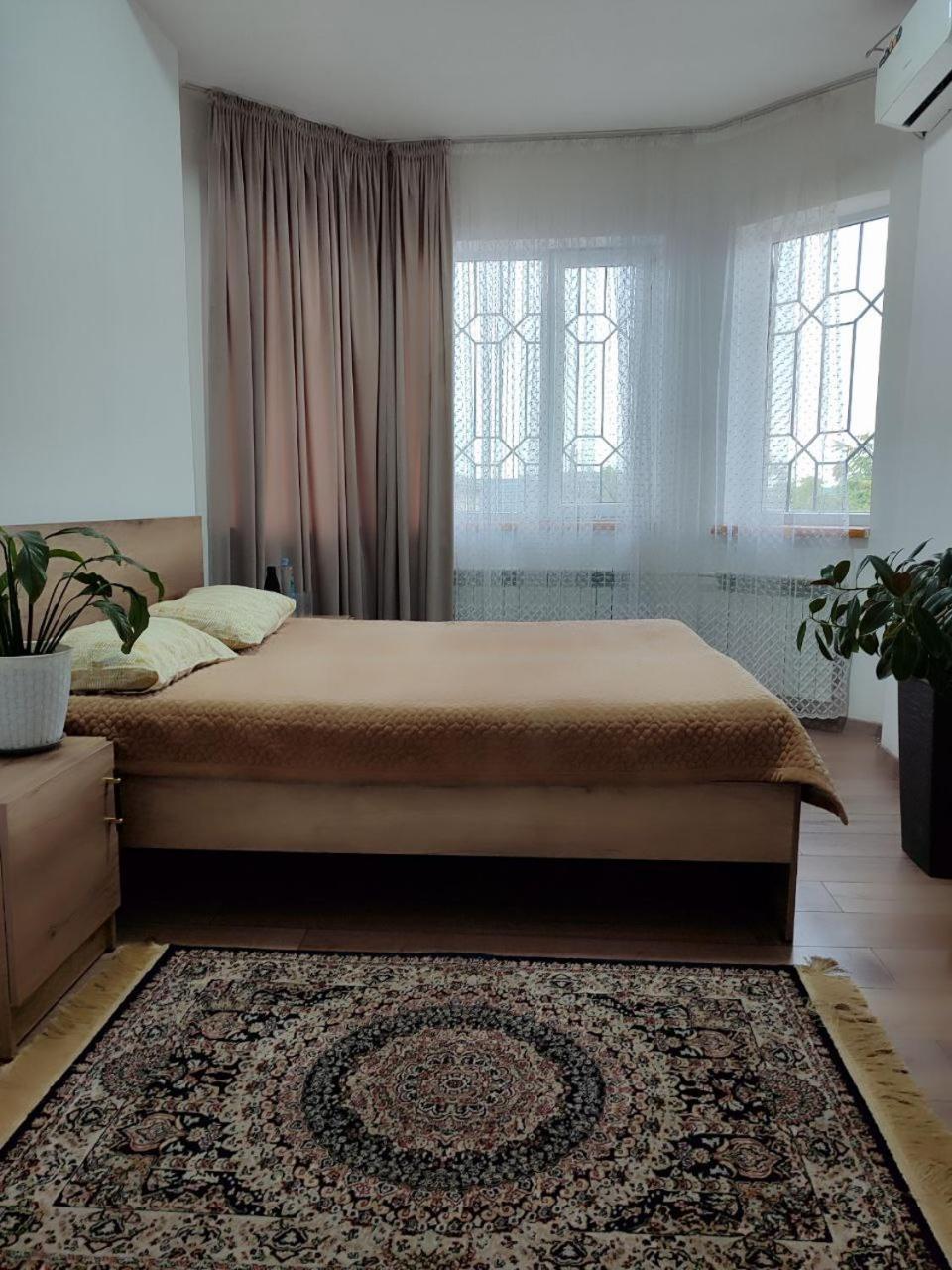 Amanat Guest House Bishkek Bagian luar foto