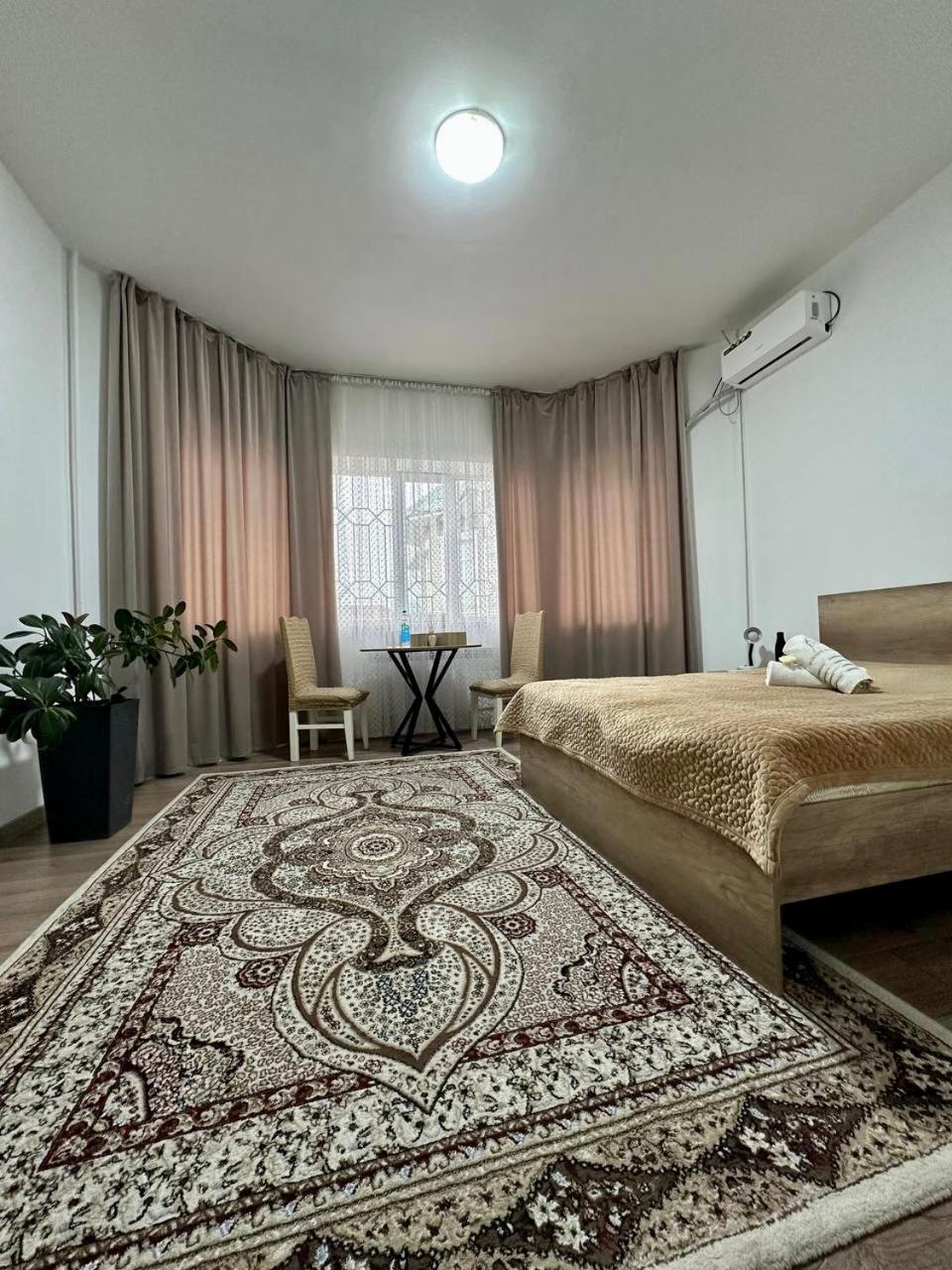 Amanat Guest House Bishkek Bagian luar foto